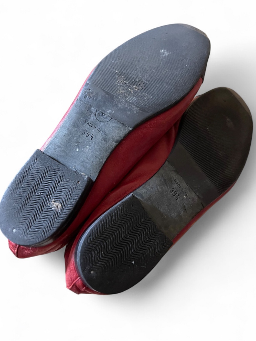 CHANEL Red Leather Ballet Flats with Black Cap Toe - Picture 3 of 4